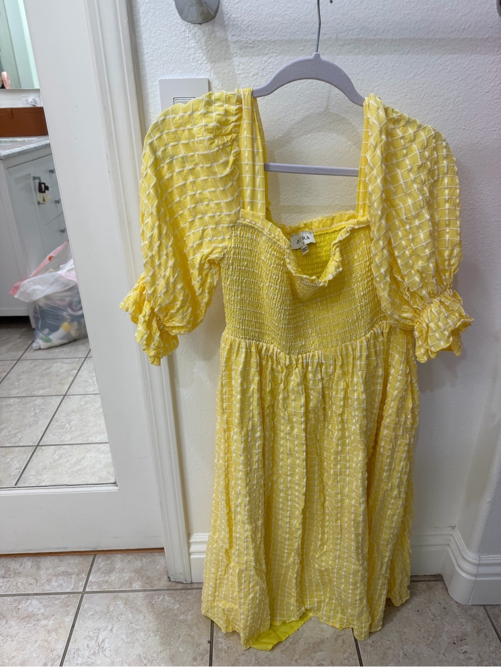 Like NEW Yellow and White Puff Sleeve Smocked Midi Dress - Picture 11 of 11